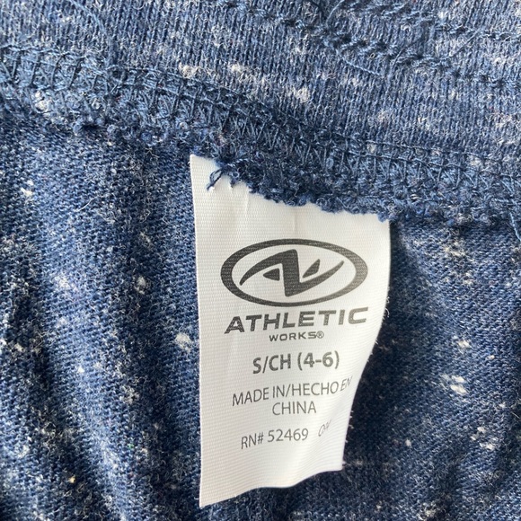 Shorts - Picture 3 of 5